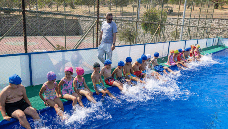 İzmir’de Çocuklara Yaz Hediyesi: Portatif Havuzlar Hizmette!