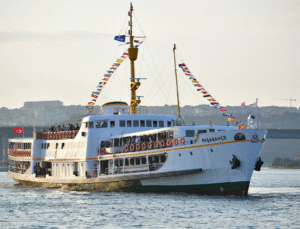 Yeşilçam Vapuru Seferde: Sinema Şöleni Adalar’da!