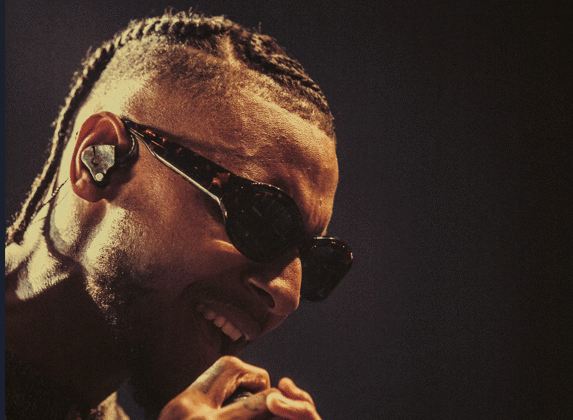 Masego’dan İstanbul’da Ritim Dolu Bir Gece: Zorlu PSM’de “Trap House Jazz” Rüzgârı Esecek!