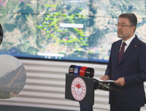 Orman Bakanı İbrahim Yumaklı, Türkiye orman yangınlarındaki son durumu değerlendirdi.