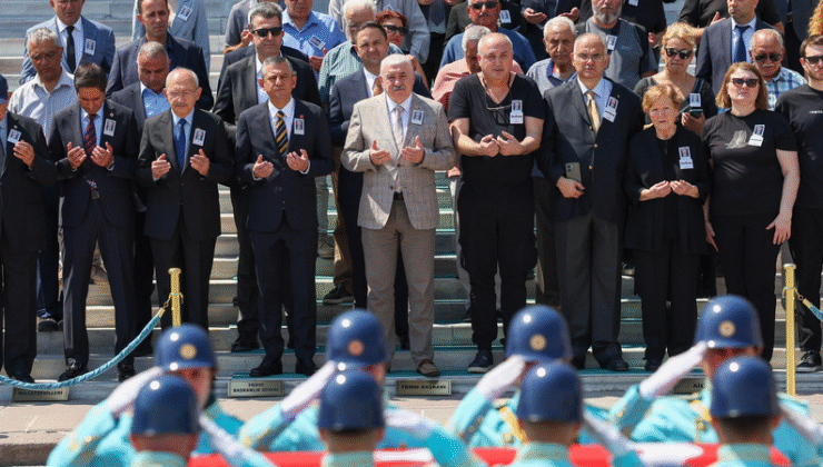 Özgür Özel Metin Somuncu İçin TBMM’de Düzenlenen Cenaze Törenine Katıldı
