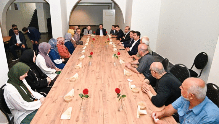 Adalet Bakanı Tunç Cuma Namazını Amsterdam Fatih Camisinde Kıldı
