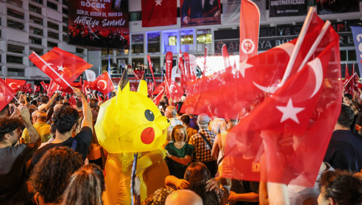 Özel’den İktidara Flaş İddialar: “Yoksullukta Avrupa Birincisiyiz, Çuvallar Sarayda Demektir!”