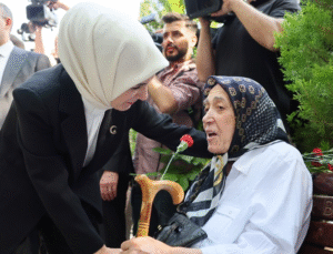 Mahinur Özdemir Göktaş 15 Temmuz Şehitlerini Unutmadı