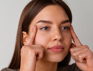 Badem Göz Estetiği: Genç ve Dinamik Bakışların Sırrı