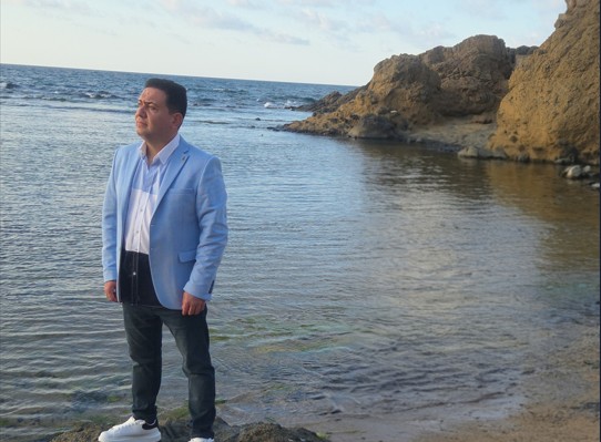 Yeni Arabesk Yıldızı Özgür, “Düşün Öyle Git” ile Çıkış Yaptı