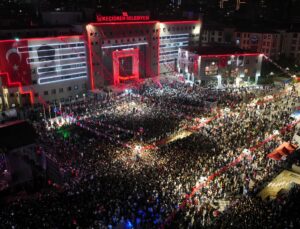 Keçiören’de 30 Ağustos Coşkusu: Zafer Yürüyüşü ve Ceza Konseri