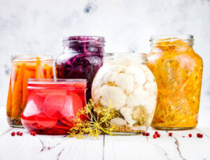 Turşu Mideyi Bozmaz, Aksine Dengeler: Uzmandan Şaşırtan Açıklama