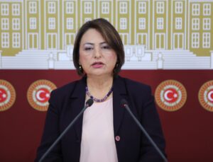 Müzeyyen Şevkin, Yoksul Öğrenciler Tarikat ve Cemaat Yurtlarına Mecbur Bırakılıyor