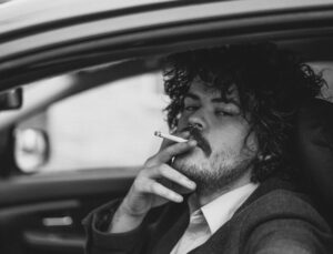 Sigara İzmaritlerini Yola Atan Sürücüye Ceza