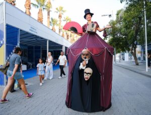 İzmir Enternasyonal Fuarı’nda uluslararası sokak gösterileri büyük ilgi görüyor