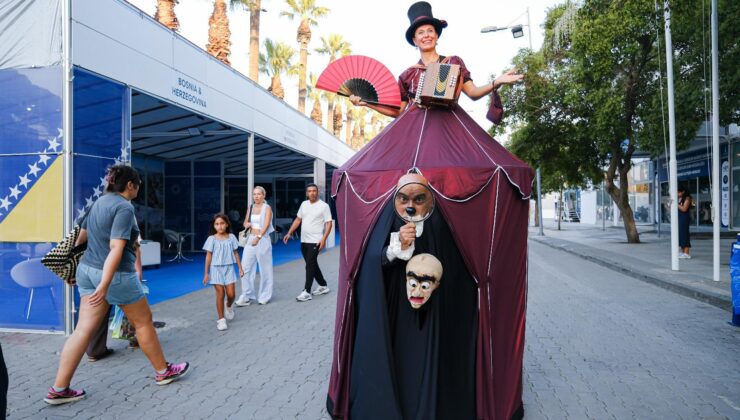 İzmir Enternasyonal Fuarı’nda uluslararası sokak gösterileri büyük ilgi görüyor