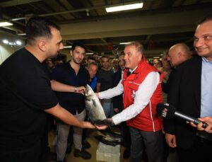 İBB Başkanvekili Nuri Aslan, Balıkçılarla Yeni Sezon Açılışını Kutladı