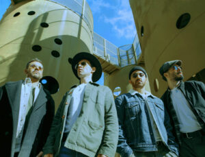 Adamlar’ın “Kahırlı Merdiven” Albümü Şimdi Plak Formatında