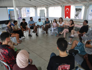 Antalya Doğu-Batı Kampı ile gençleri buluşturdu