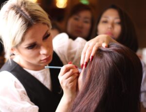 Sertifika Yetmiyor, Nitelik Aranıyor: Güzellik Pazarının Büyüme Sancısı