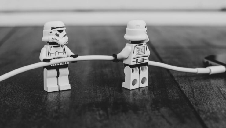 Tehlike Kapıda: Ücretsiz USB Şarj Portları ‘Juice Jacking’ Tehlikesi Yaratıyor!