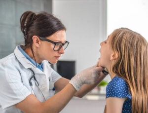 Nimbus Varyantında Öne Çıkan Belirti: Keskin Boğaz Ağrısı