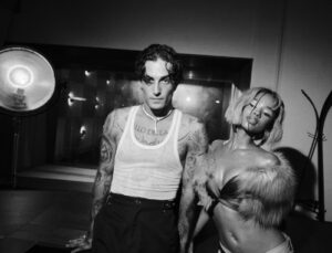 Müzik Dünyasını Bir Araya Getiren Yeni Single: “Talk to Me”