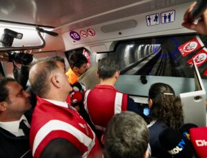 Sultanbeyli Metro Test Sürüşünde Özel’den Destek Mesajı: “İmamoğlu Metrolarla Konuşuyor”