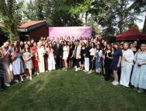 İstanbul’da Umut ve Dayanışma Rüzgârı: Binlerce Üniversiteli Kız Öğrenciye Gelecek Desteği Sağlandı