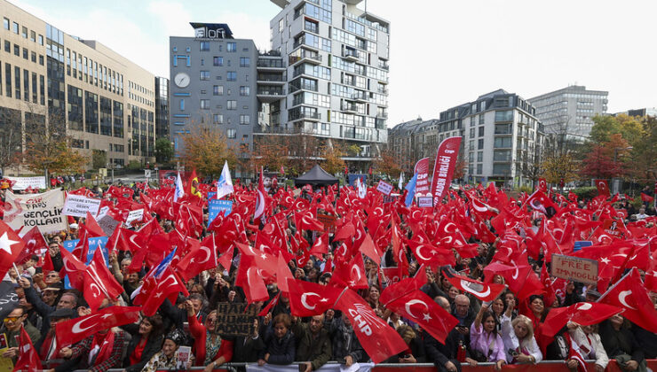 Brüksel’de Coşkulu CHP Mitingi: “Millet İradesine Sahip Çıkıyor”
