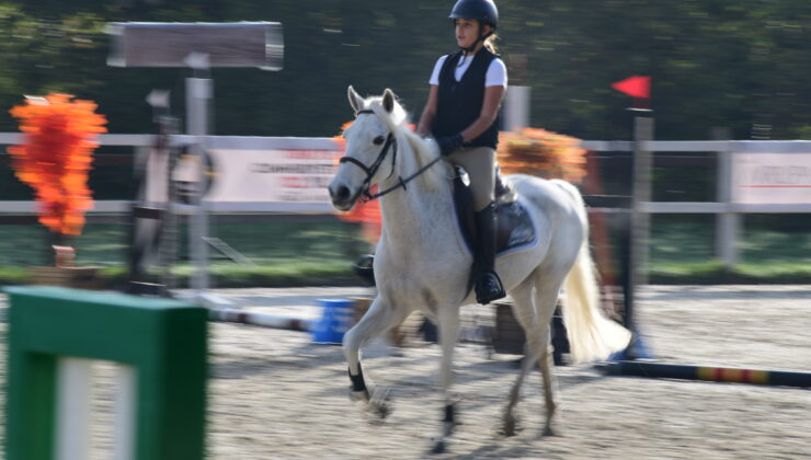 Engelli Bireyler İçin Atlı Dayanışma: Engelsiz Yaşam Vakfı Cumhuriyet Kupası Düzenlendi