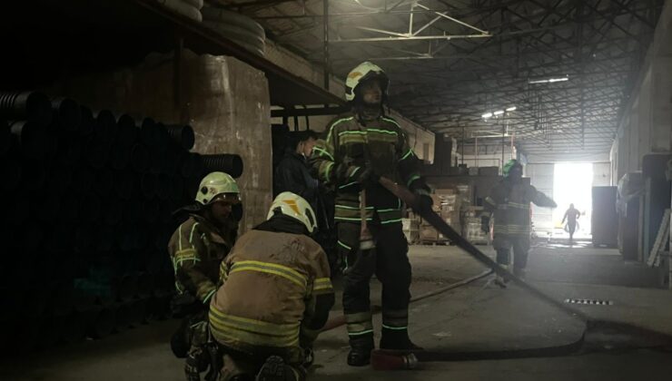 “Bornova’da Depo Yangını: İtfaiye Ekipleri Felaketi Önledi”