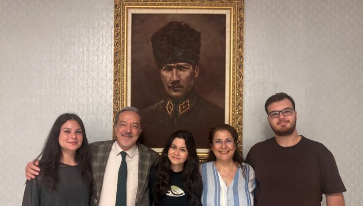 Acıbadem Üniversitesi’nde ‘Perde Kampüste Açılıyor’ Sezonu Başladı