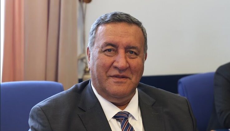 Kredi Kartı Borçları Bir Haftada 85,8 Milyar Arttı, Vatandaşın Yıllık Faiz Faturası 1,2 Trilyonu Aşacak