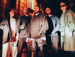 Yüzyüzeyken Konuşuruz’dan “Adam”a Yeniden Hayat: Canlı Versiyon Yayında