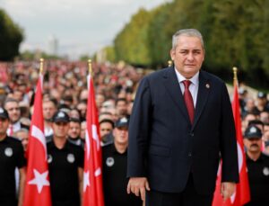 Başkan Özarslan ve Binlerce Keçiörenli Anıtkabir’de Ata’nın Huzurunda