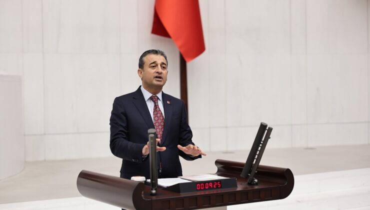 Açlık Sınırı Asgari Ücreti 7.957 TL Aştı: “Büyüyen Tek Şey Borç ve Çaresizliktir” Uyarısı.