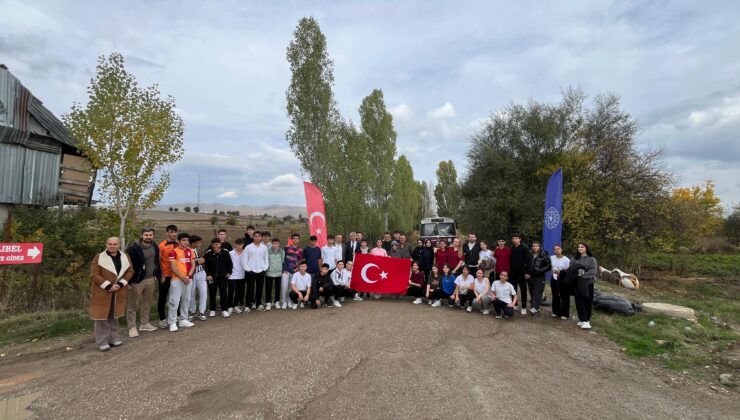 Pazaryeri’nde Cumhuriyet Kupası Heyecanı: Gençler, Doğayla İç İçe Zorlu Parkuru Tamamladı