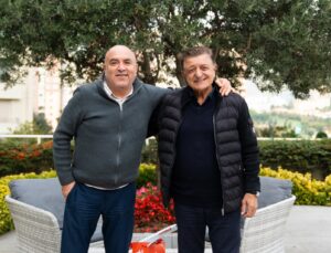 Yılmaz Vural: “Kahraman sensin, biz sadece bir oyun oynadık”