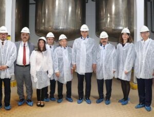 Sağlık Bakanı Memişoğlu, Atabay’ın Gebze’deki Yerli ve Millî İlaç Üretim Üssünü İnceledi.