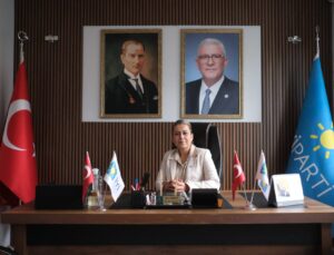 Ela Ekici Kimdir, Nereli, kaç Yaşında?