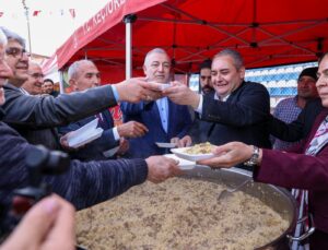 Keçiören Fatih Stadı’nda Malatya Yöresel Ürünler Festivali Başladı, Akçadağ Pilavı İkram Edildi