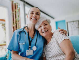 Nöroloji Uzmanı Duyurdu: Sağlıklı Yaşlanmak İçin Bu 5 Besin Grubunu Tüketin!