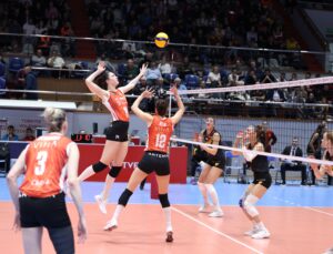 Eczacıbaşı Dynavit, Göztepe’ye set vermedi