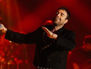 Murat Dalkılıç’dan Uzun Aradan Sonra Sahnelere Güçlü Dönüş