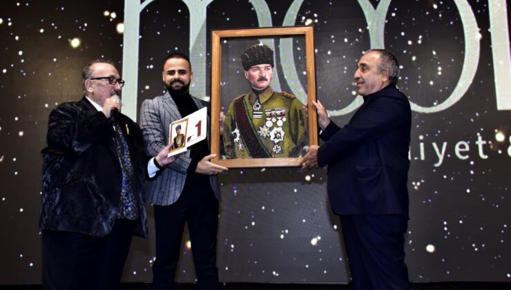 Atatürk Portresi Para ile Satılamaz – Emrullah Turanlı Açık Artırmayı Durdurdu