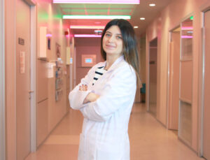 Sosyal medya yasağı, aile, okul ve psikososyal desteklerle birlikte anlamlı bir koruma sağlar!