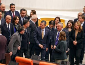 Ali Mahir Başarır’dan Meclis’te Üçüncü Gün Mesajı, Bin Liralık Zammı Kabul Etmiyoruz!