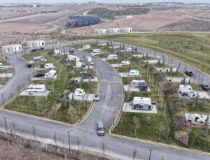 Ankara’da Açılan Yeni Karavan ve Çadır Alanı İle Ziyaretçilerine Kamp Yapma İmkânı Sunuyor.