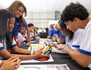 Stellantis’ten Eğitime Küresel Destek: 2026 Sonuna Kadar 2 Milyon Kişiye Ulaşılacak!