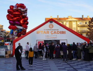 Ramazan’da Keçiören’de binlerce kişiye sıcak iftar