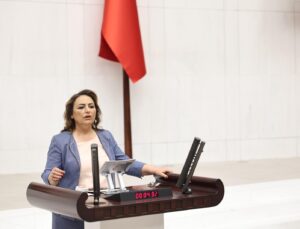 Emeklilerin bayram ikramiyesi asgari ücrete endekslensin