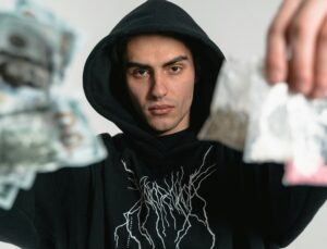 Hastaneden Sonra Asıl Sınav Başlıyor: Bağımlılık Tedavisinde Nüks Riskine Dikkat!