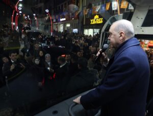 Cumhurbaşkanı Erdoğan eşi Emine Erdoğan ile , memleketi Rize’nin Güneysu ilçesinde